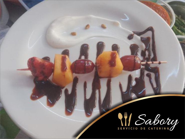 brocheta de fruta
